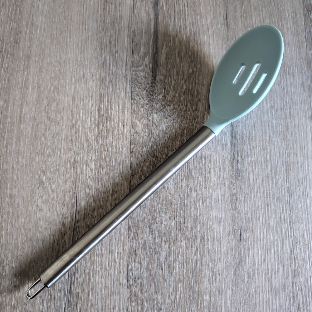 |3/$30| 5-Piece Kitchen Set - Picture 5 of 6